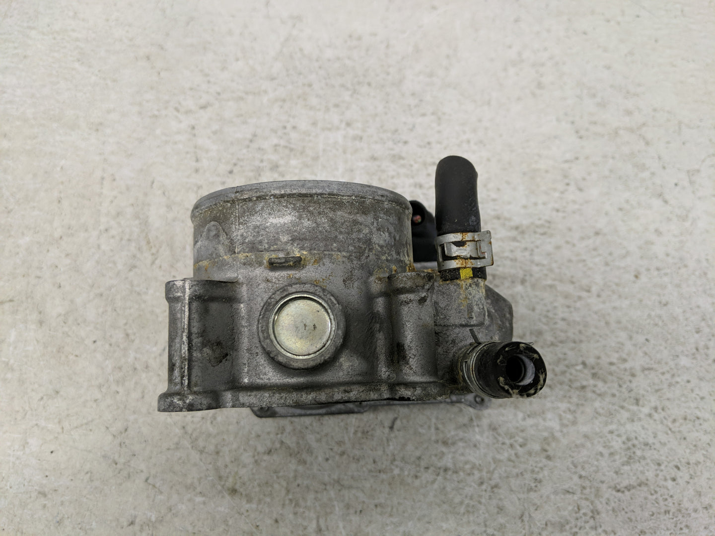 2017-2022 Toyota Highlander Throttle Body P/N:22030-0P060 Fits Fits 2016 2017 2018 2019 2020 2021 2022 OEM Used Auto Parts -