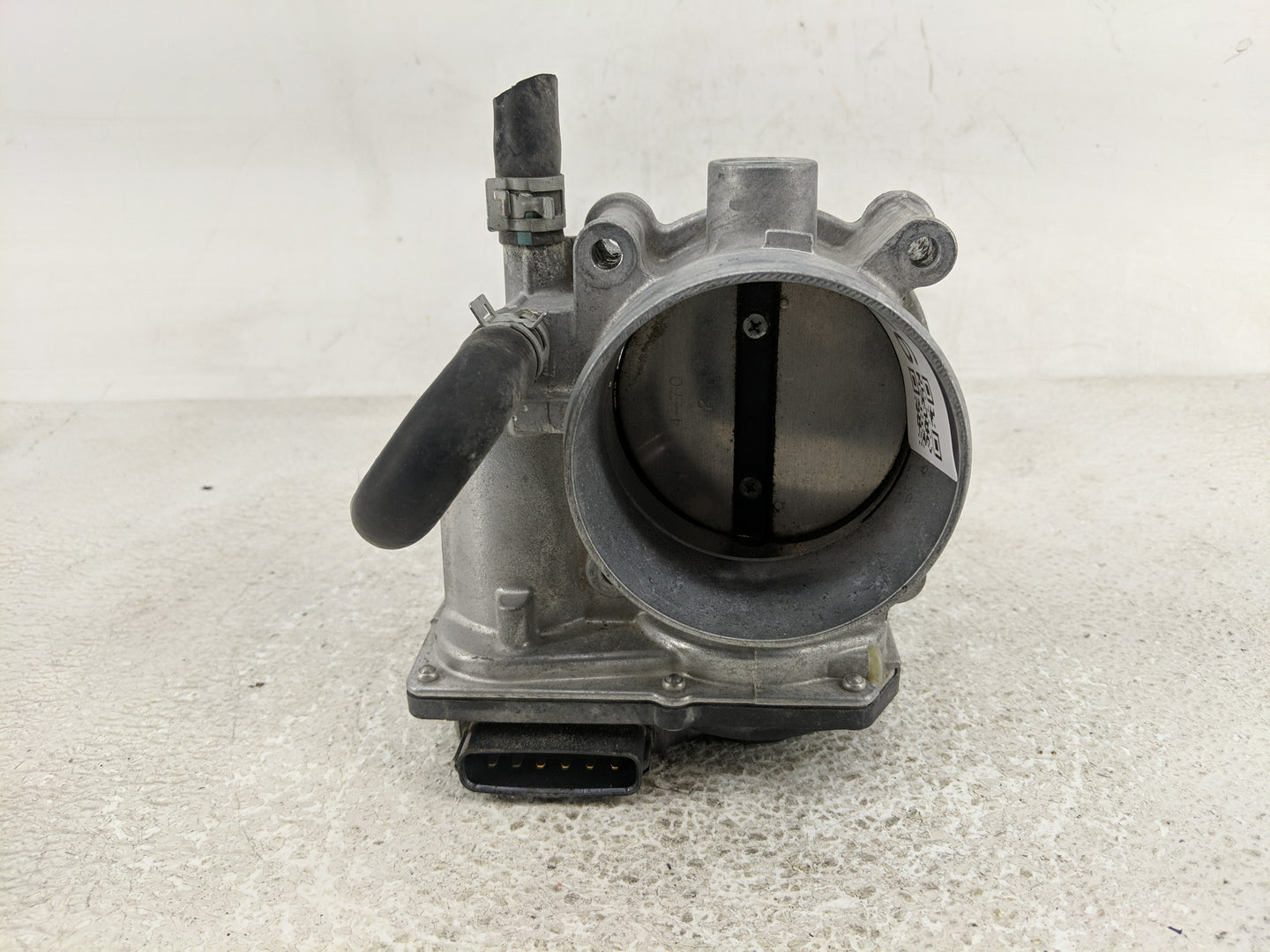 2017-2022 Toyota Highlander Throttle Body P/N:22030-0P060 Fits Fits 2016 2017 2018 2019 2020 2021 2022 OEM Used Auto Parts -