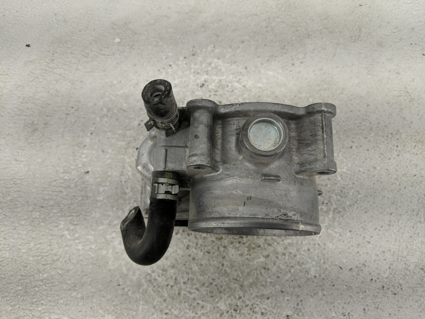 2017-2022 Toyota Highlander Throttle Body P/N:22030-0P060 Fits Fits 2016 2017 2018 2019 2020 2021 2022 OEM Used Auto Parts -