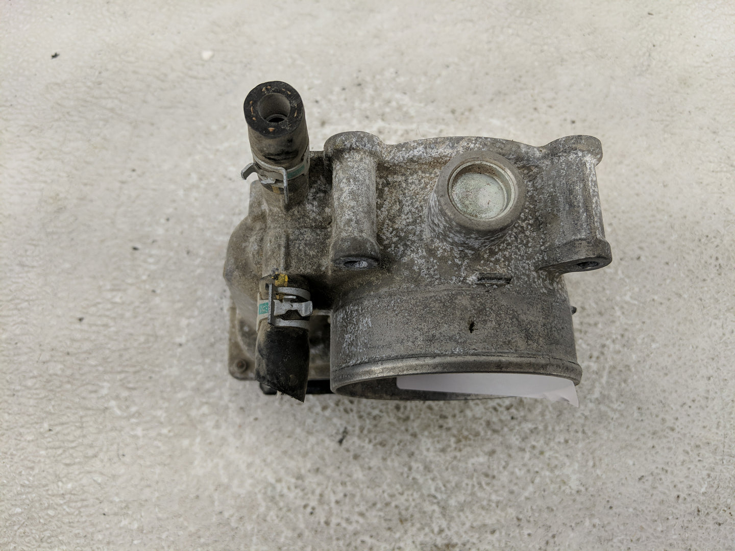 2017-2022 Toyota Highlander Throttle Body P/N:22030-0P060 Fits Fits 2016 2017 2018 2019 2020 2021 2022 OEM Used Auto Parts -