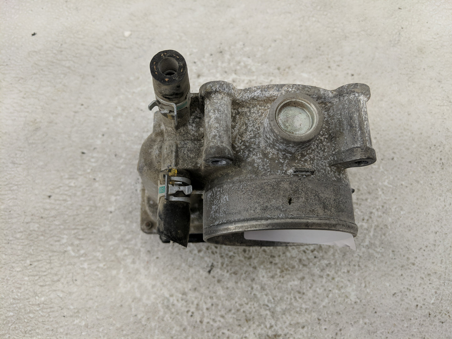 2017-2022 Toyota Highlander Throttle Body P/N:22030-0P060 Fits Fits 2016 2017 2018 2019 2020 2021 2022 OEM Used Auto Parts -