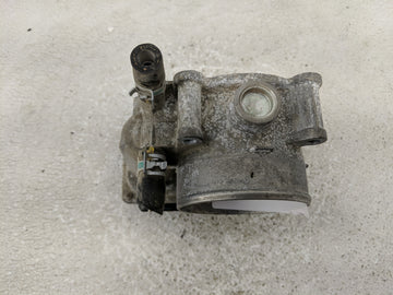 2017-2022 Toyota Highlander Throttle Body P/N:22030-0P060 Fits Fits 2016 2017 2018 2019 2020 2021 2022 OEM Used Auto Parts