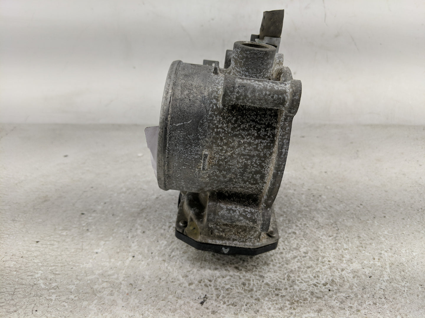 2017-2022 Toyota Highlander Throttle Body P/N:22030-0P060 Fits Fits 2016 2017 2018 2019 2020 2021 2022 OEM Used Auto Parts -