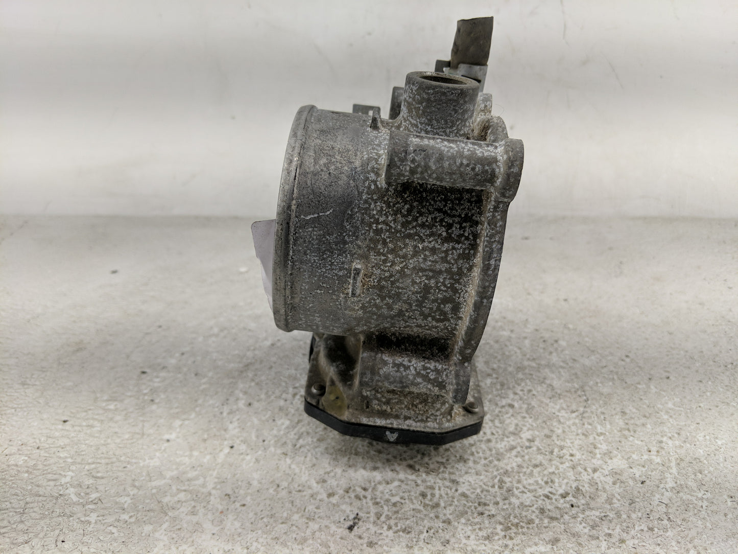 2017-2022 Toyota Highlander Throttle Body P/N:22030-0P060 Fits Fits 2016 2017 2018 2019 2020 2021 2022 OEM Used Auto Parts -
