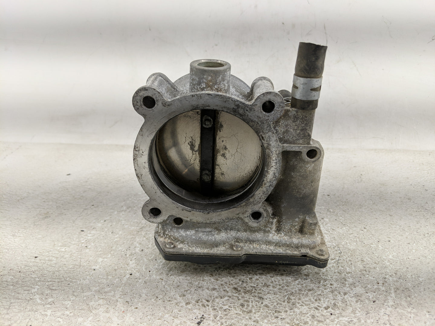 2017-2022 Toyota Highlander Throttle Body P/N:22030-0P060 Fits Fits 2016 2017 2018 2019 2020 2021 2022 OEM Used Auto Parts -