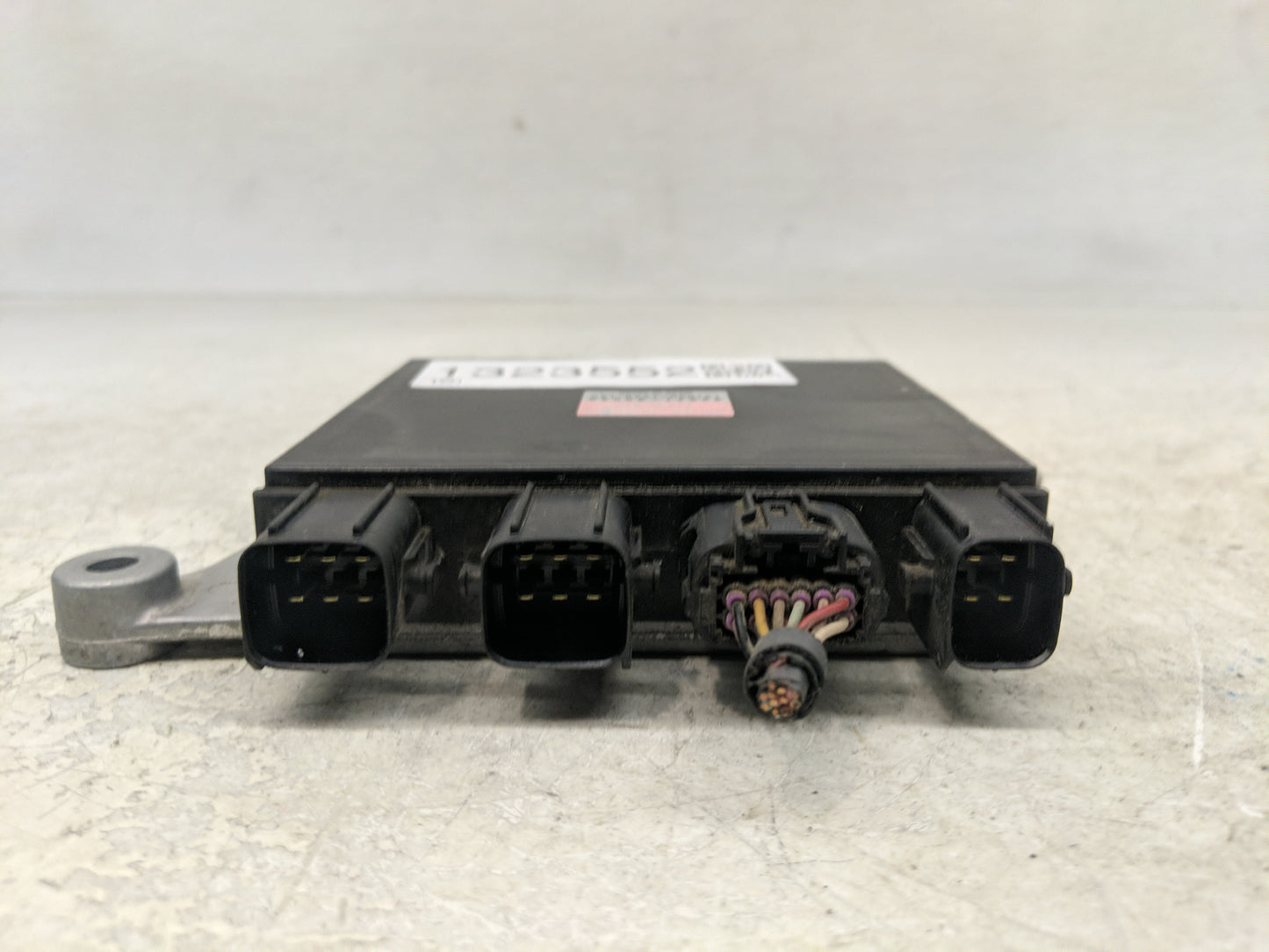 2017-2019 Toyota Highlander Chassis Control Module Ccm Bcm Body Control - Oemusedautoparts1.com