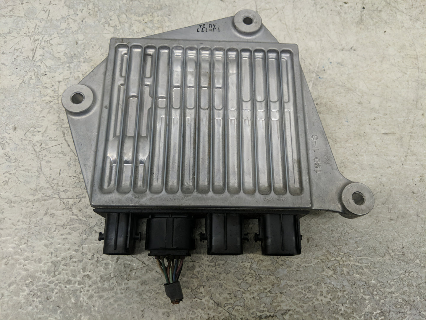 2017-2019 Toyota Highlander Chassis Control Module Ccm Bcm Body Control - Oemusedautoparts1.com
