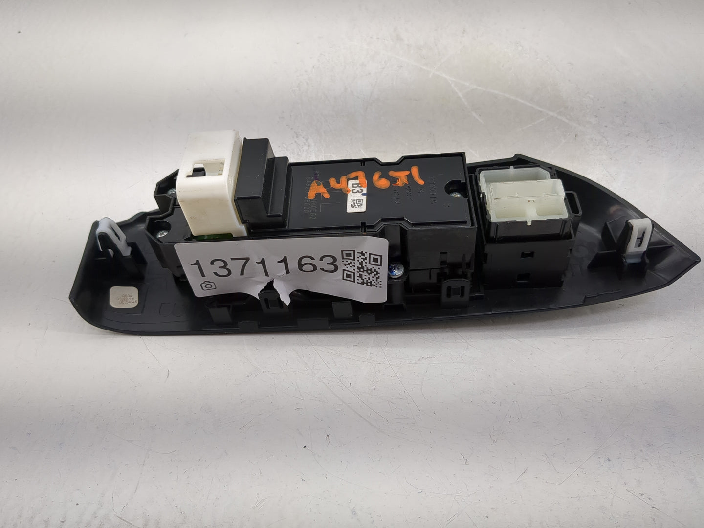 2014-2019 Toyota Highlander Master Power Window Switch Replacement Driver Side Left P/N:84820-0E020 Fits OEM Used Auto Parts