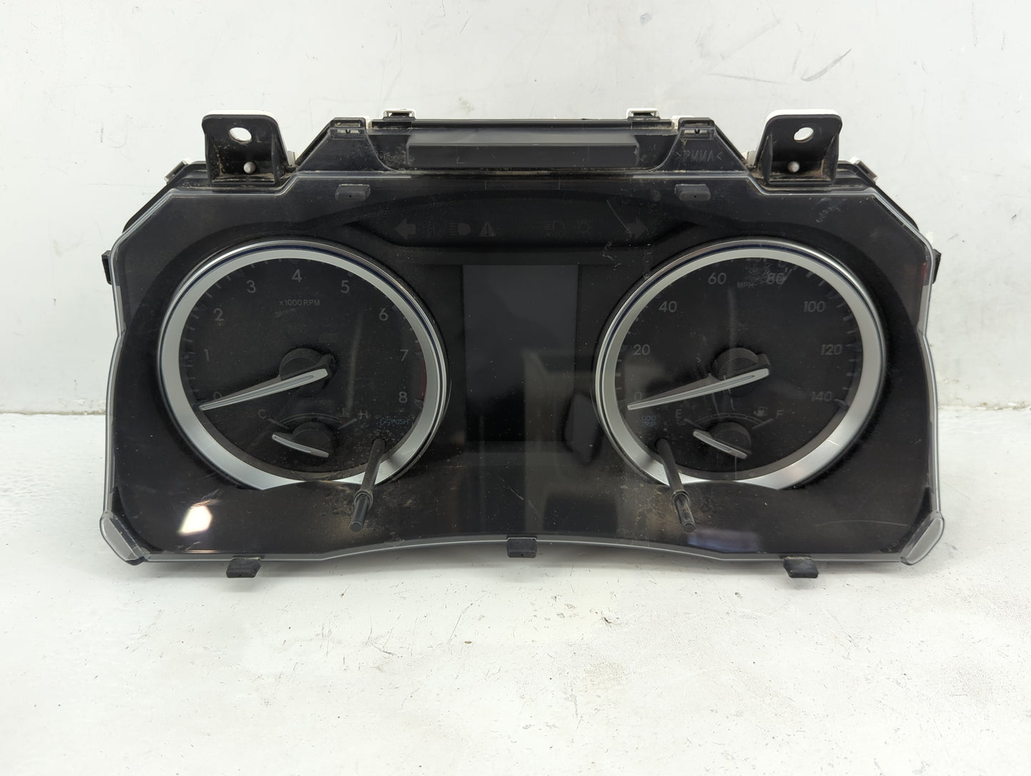 2017-2019 Toyota Highlander Instrument Cluster Speedometer Gauges P/N:83800-0E810-00 Fits Fits 2017 2018 2019 OEM Used Auto 