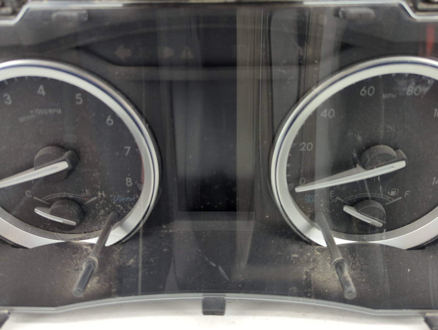 2017-2019 Toyota Highlander Instrument Cluster Speedometer Gauges P/N:83800-0E810-00 Fits Fits 2017 2018 2019 OEM Used Auto 