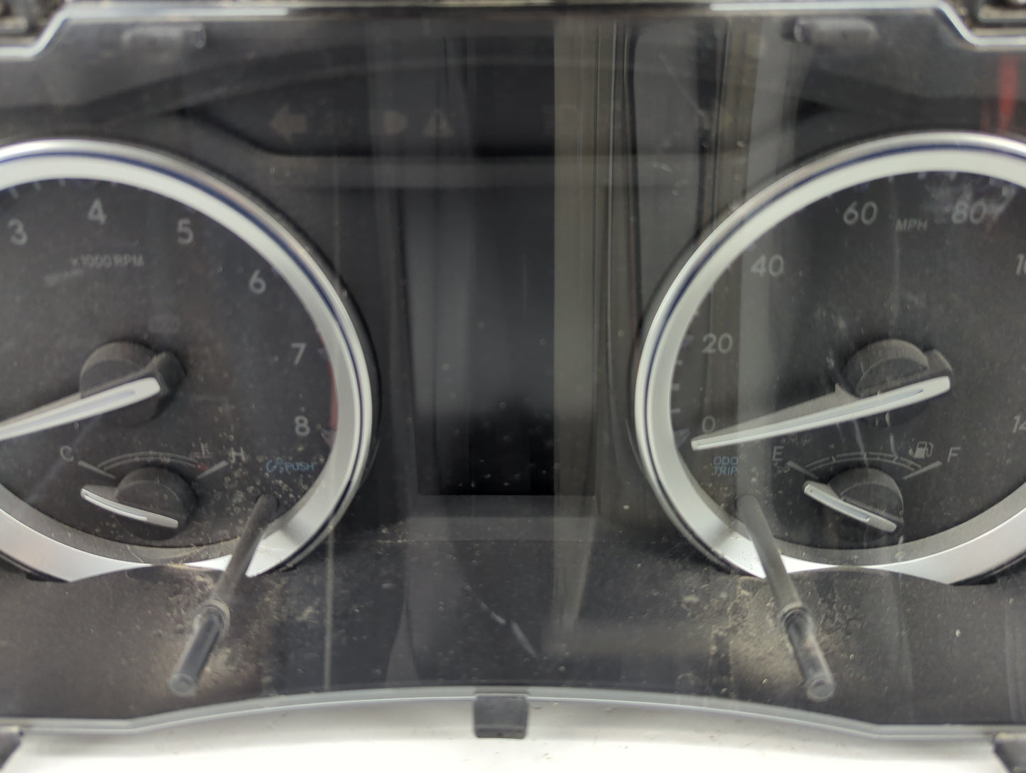 2017-2019 Toyota Highlander Instrument Cluster Speedometer Gauges P/N:83800-0E810-00 Fits Fits 2017 2018 2019 OEM Used Auto 