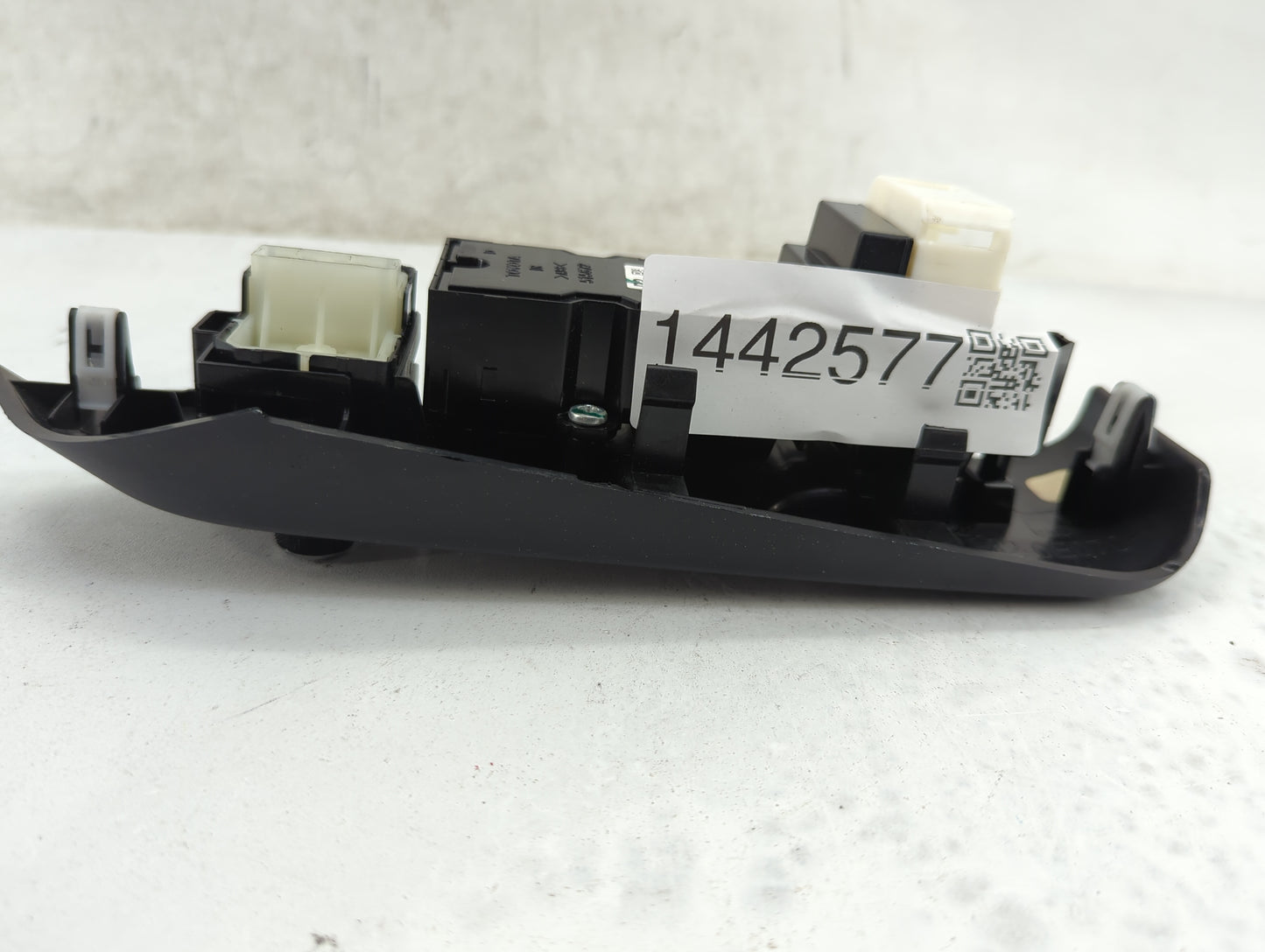 2014-2019 Toyota Highlander Master Power Window Switch Replacement Driver Side Left P/N:84820-0E020 672-2J71 Fits OEM Used A