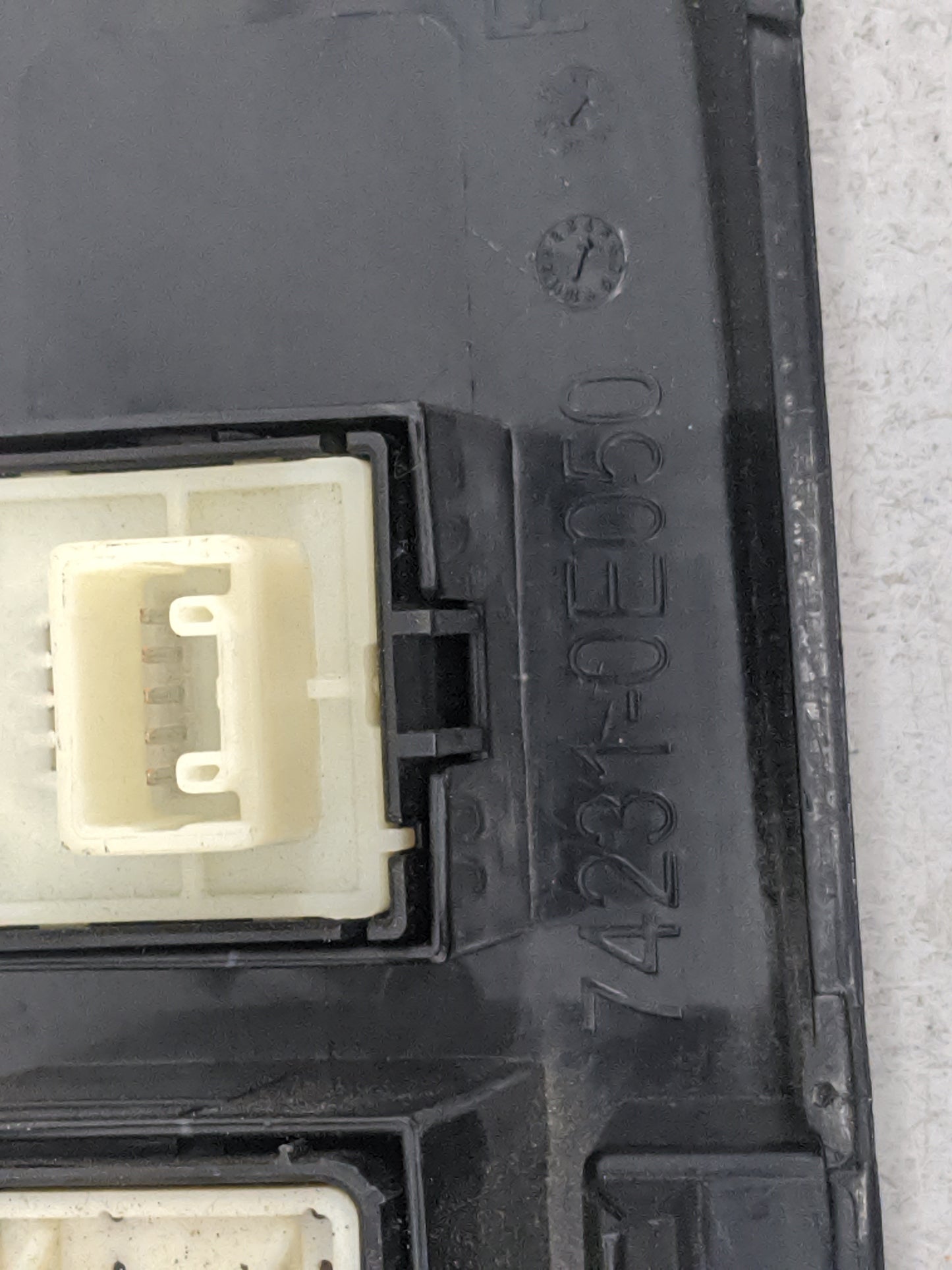 2017 Toyota Highlander Passenger Right Power Window Switch 74231-0e050 - Oemusedautoparts1.com