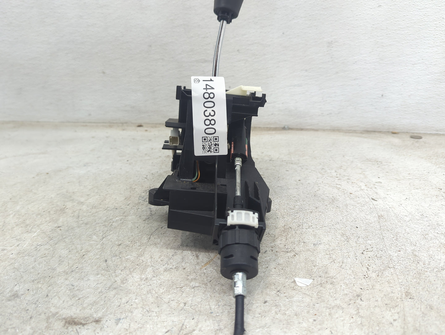 2017 Toyota Highlander Floor Console Assembly Shifter - Oemusedautoparts1.com