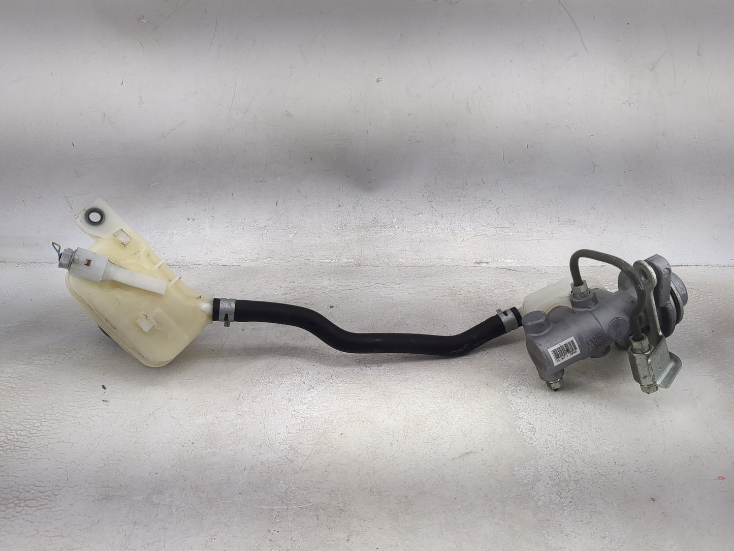 2008-2019 Toyota Highlander Brake Master Cylinder 1491978 - Oemusedautoparts1.com