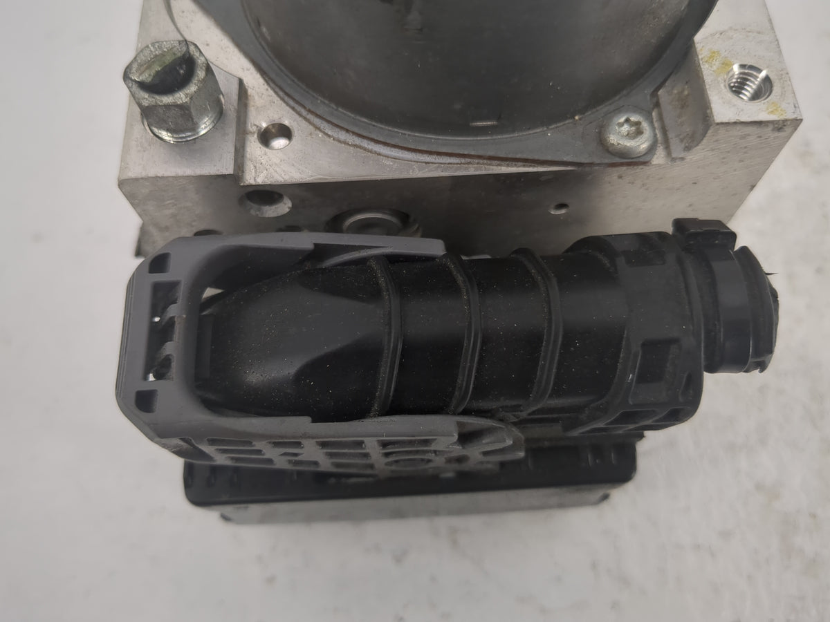 2017-2019 Toyota Highlander ABS Pump Control Module Replacement Fits Fits 2017 2018 2019 OEM Used Auto Parts - Oemusedautopa
