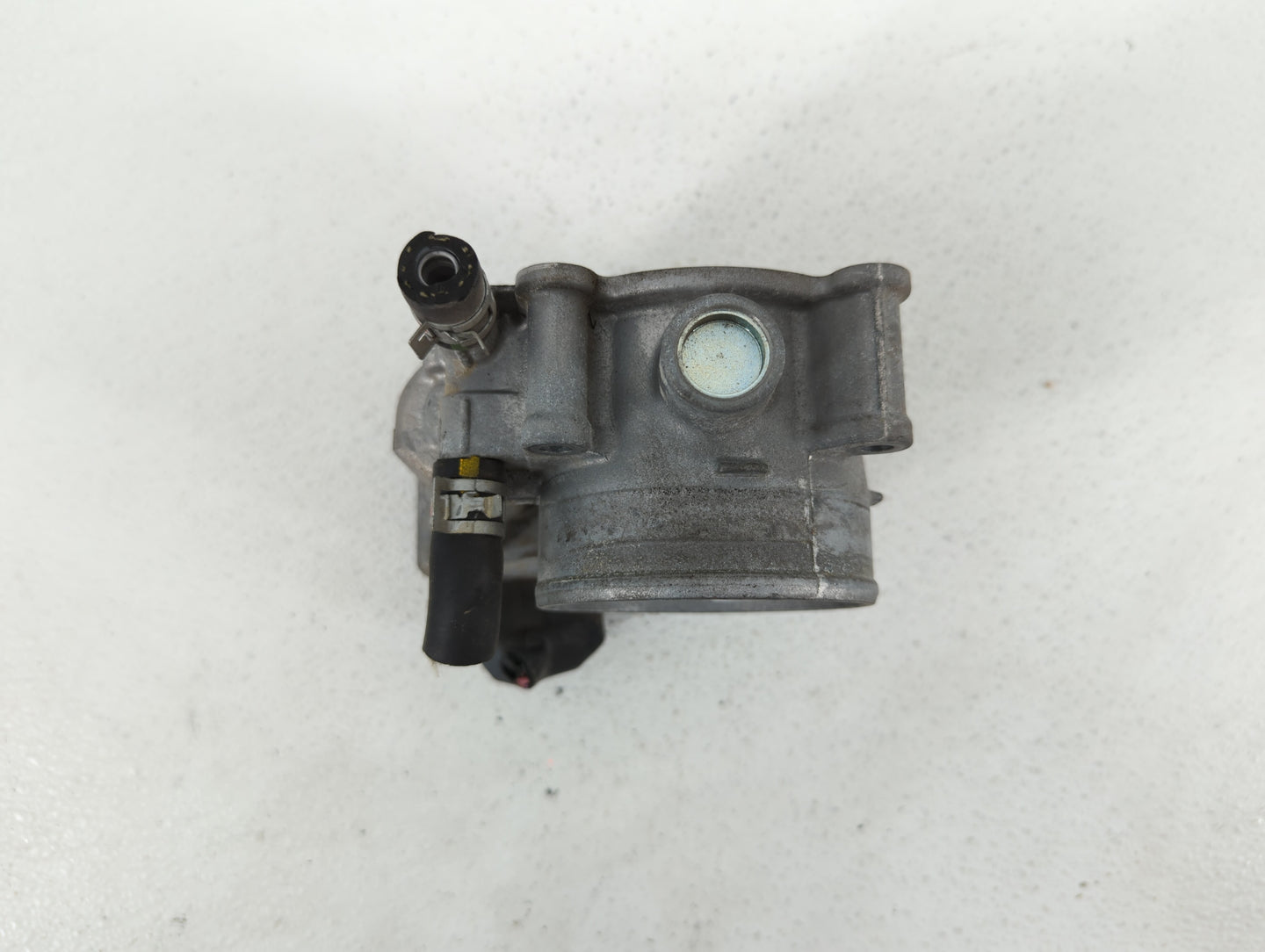 2017-2018 Toyota Highlander Throttle Body P/N:22030-0P060 Fits Fits 2016 2017 2018 2019 OEM Used Auto Parts - Oemusedautopar