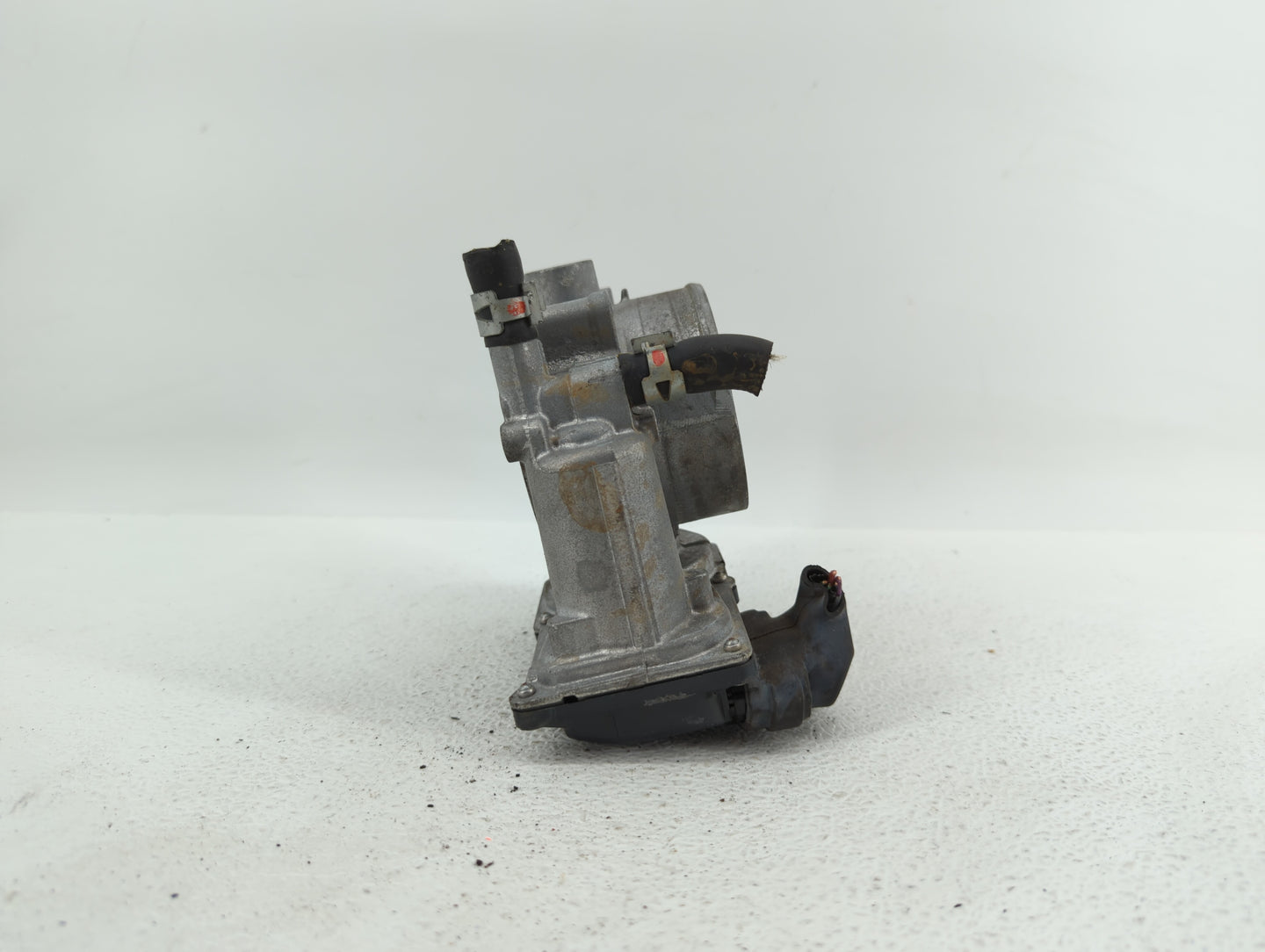 2017-2018 Toyota Highlander Throttle Body P/N:22030-0P060 Fits Fits 2016 2017 2018 2019 OEM Used Auto Parts - Oemusedautopar