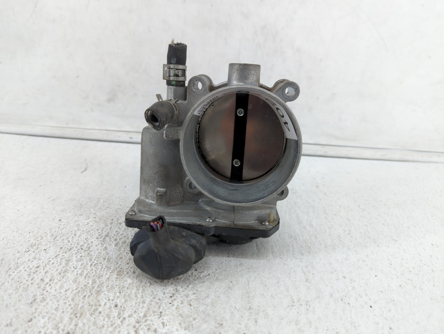 2017-2018 Toyota Highlander Throttle Body P/N:22030-0P060 Fits Fits 2016 2017 2018 2019 OEM Used Auto Parts - Oemusedautopar