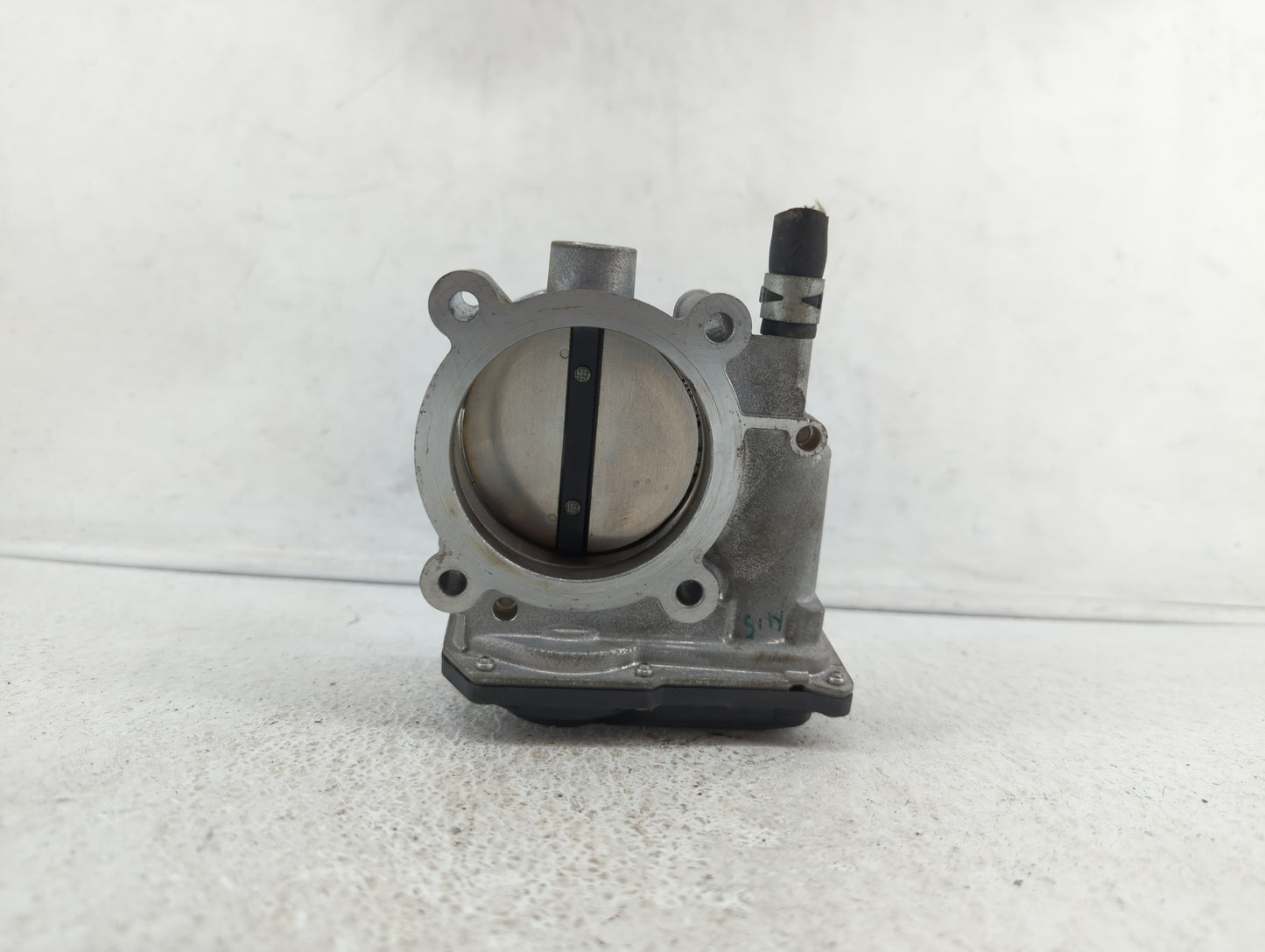 2017-2018 Toyota Highlander Throttle Body P/N:22030-0P060 Fits Fits 2016 2017 2018 2019 OEM Used Auto Parts - Oemusedautopar