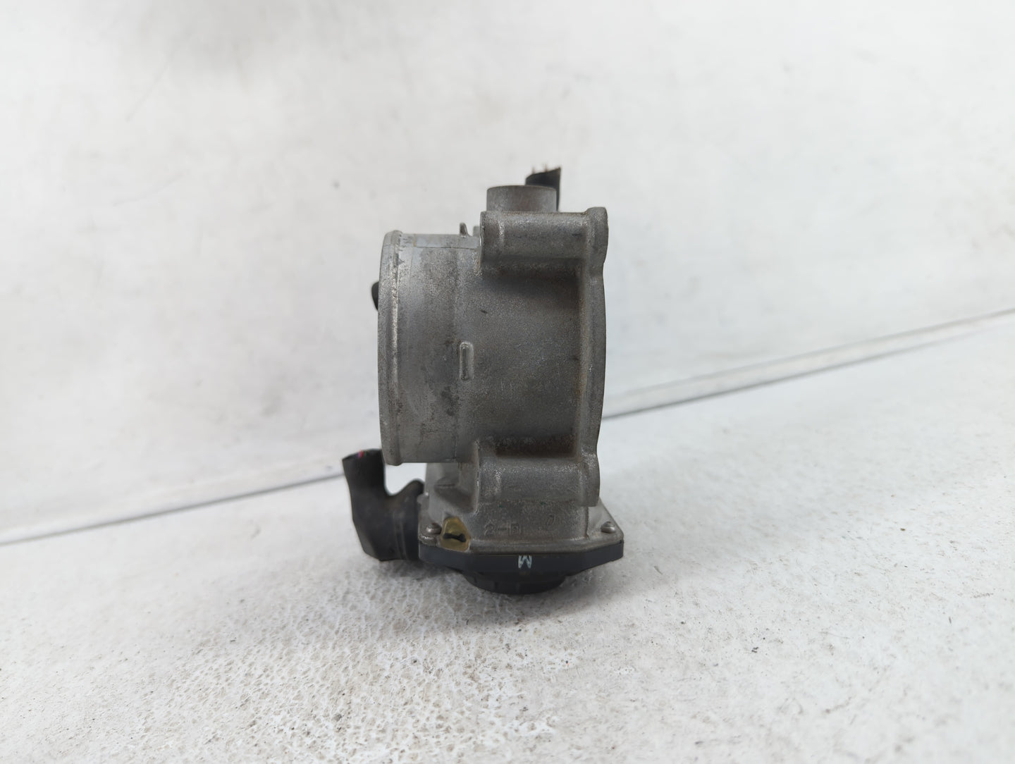 2017-2018 Toyota Highlander Throttle Body P/N:22030-0P060 Fits Fits 2016 2017 2018 2019 OEM Used Auto Parts - Oemusedautopar