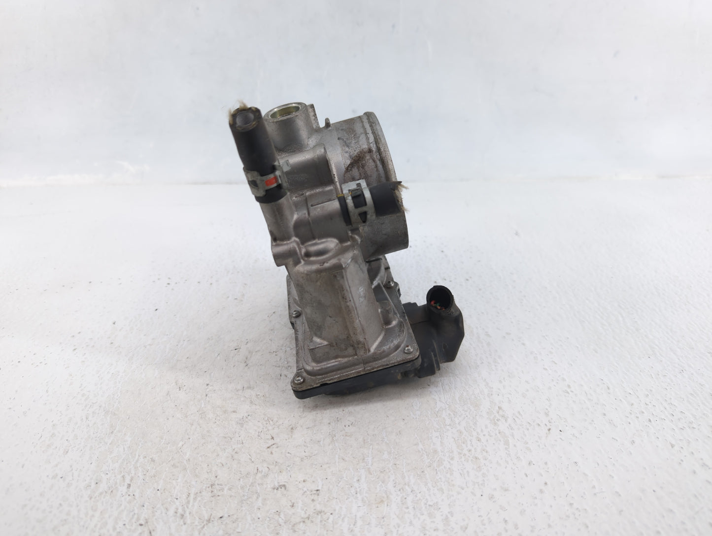 2017-2022 Toyota Highlander Throttle Body P/N:22030-0P060 Fits Fits 2016 2017 2018 2019 2020 2021 2022 OEM Used Auto Parts -