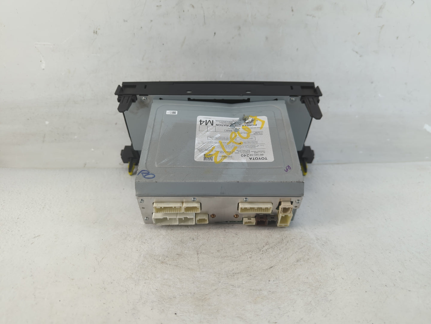 2017-2019 Toyota Highlander Radio AM FM Cd Player Receiver Replacement P/N:86140-0E240 Fits Fits 2017 2018 2019 OEM Used Aut