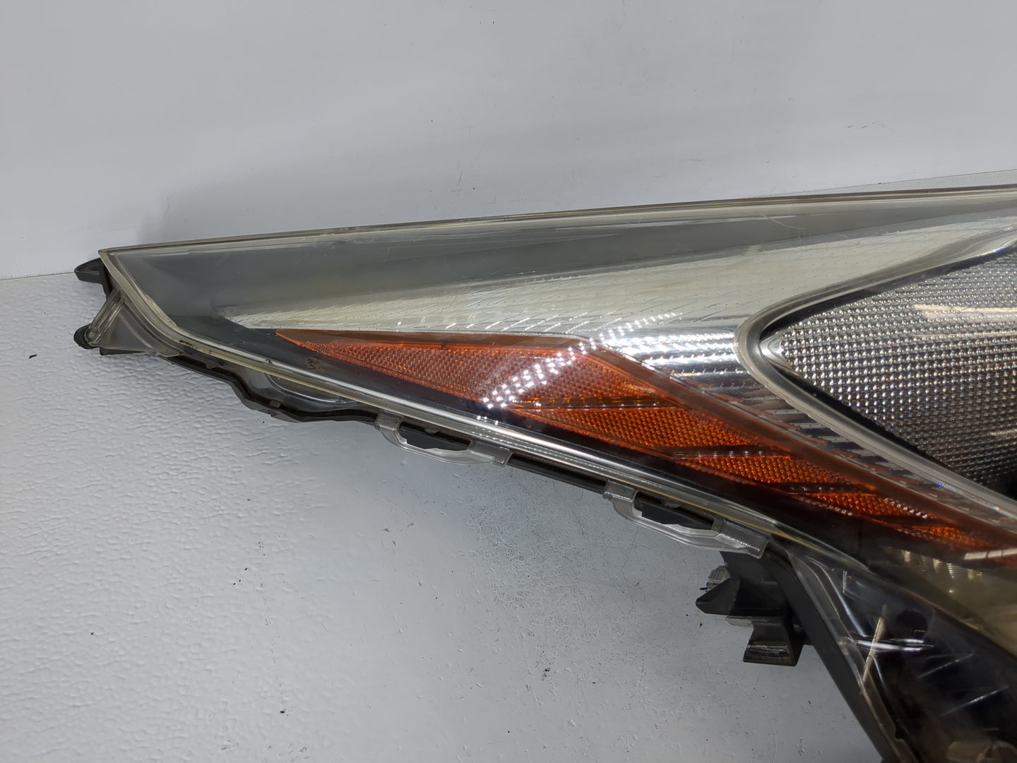 2016-2018 Toyota Prius Passenger Right Oem Head Light Headlight Lamp - Oemusedautoparts1.com