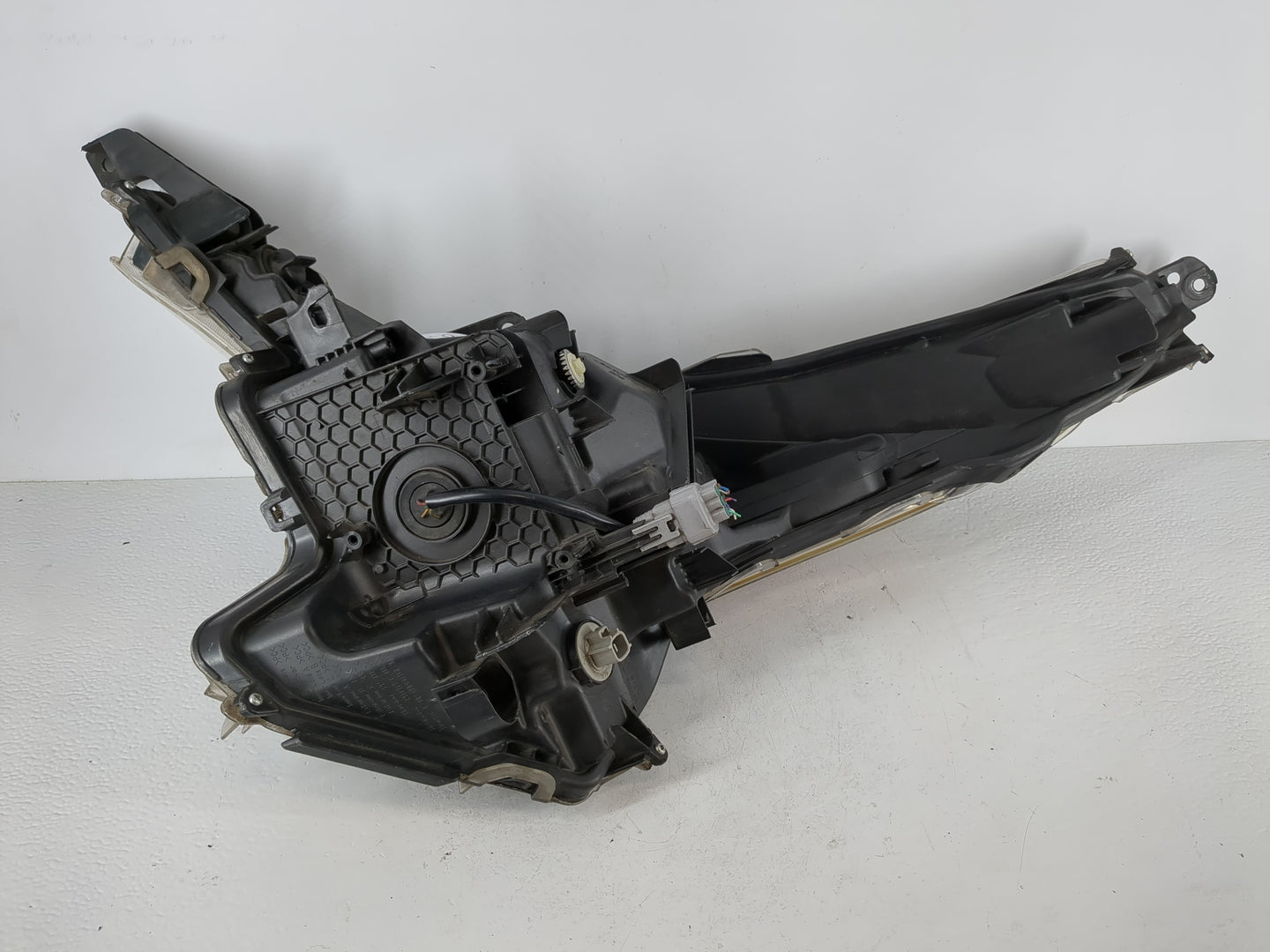2016-2018 Toyota Prius Passenger Right Oem Head Light Headlight Lamp - Oemusedautoparts1.com