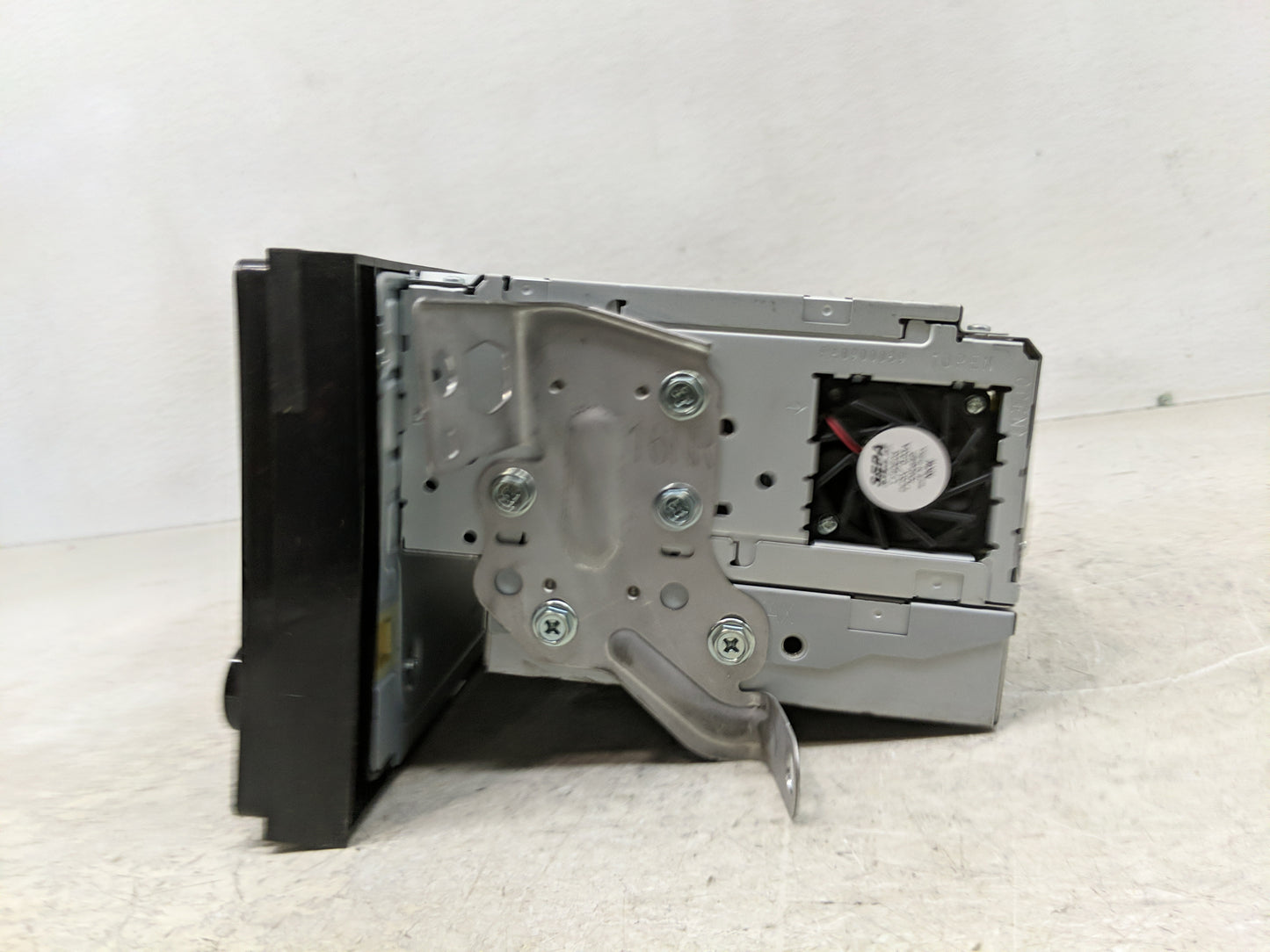 2016-2017 Toyota Prius Radio AM FM Cd Player Receiver Replacement P/N:86100-47461 Fits Fits 2016 2017 OEM Used Auto Parts - 