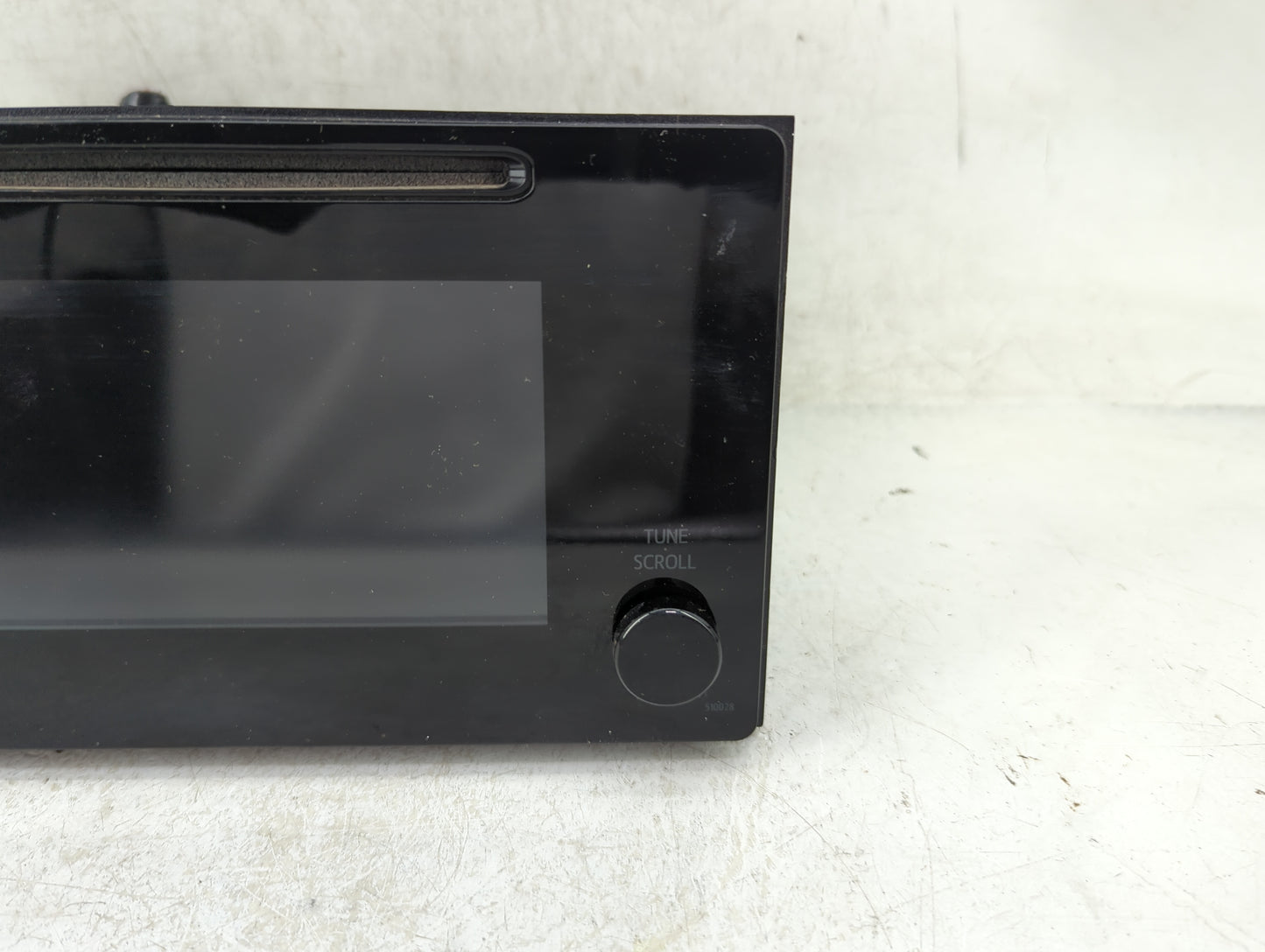 2015-2022 Toyota Prius Radio AM FM Cd Player Receiver Replacement P/N:86140-47270 Fits OEM Used Auto Parts - Oemusedautopart