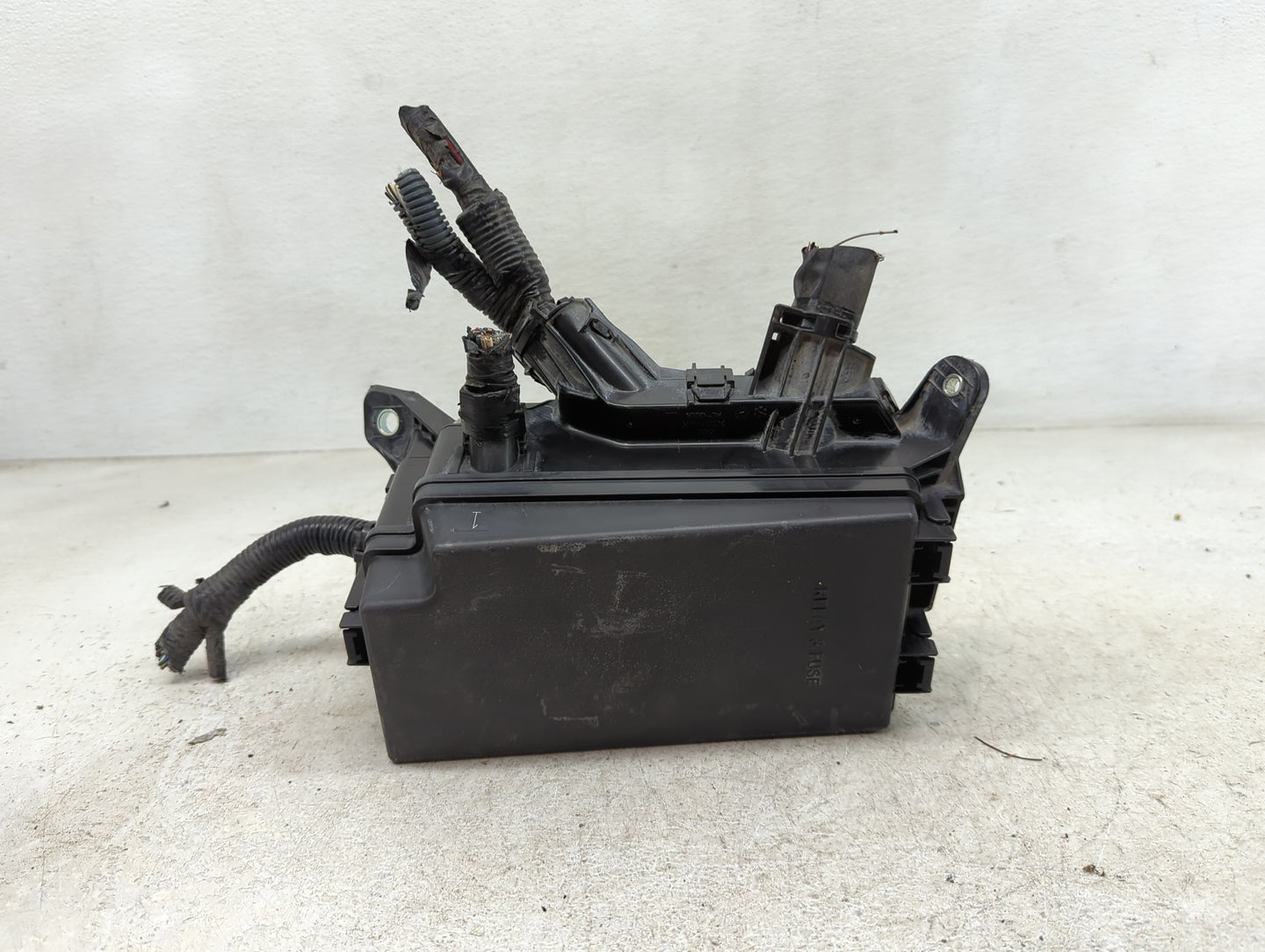 2016-2018 Toyota Prius Fusebox Fuse Box Panel Relay Module P/N:82641-47050-A Fits Fits 2016 2017 2018 OEM Used Auto Parts - 