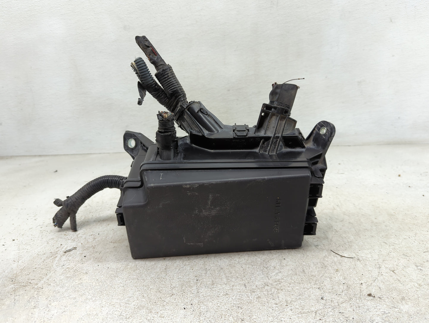 2016-2018 Toyota Prius Fusebox Fuse Box Panel Relay Module P/N:82641-47050-A Fits Fits 2016 2017 2018 OEM Used Auto Parts - 