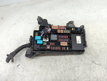 2016-2018 Toyota Prius Fusebox Fuse Box Panel Relay Module P/N:82641-47050-A Fits Fits 2016 2017 2018 OEM Used Auto Parts
