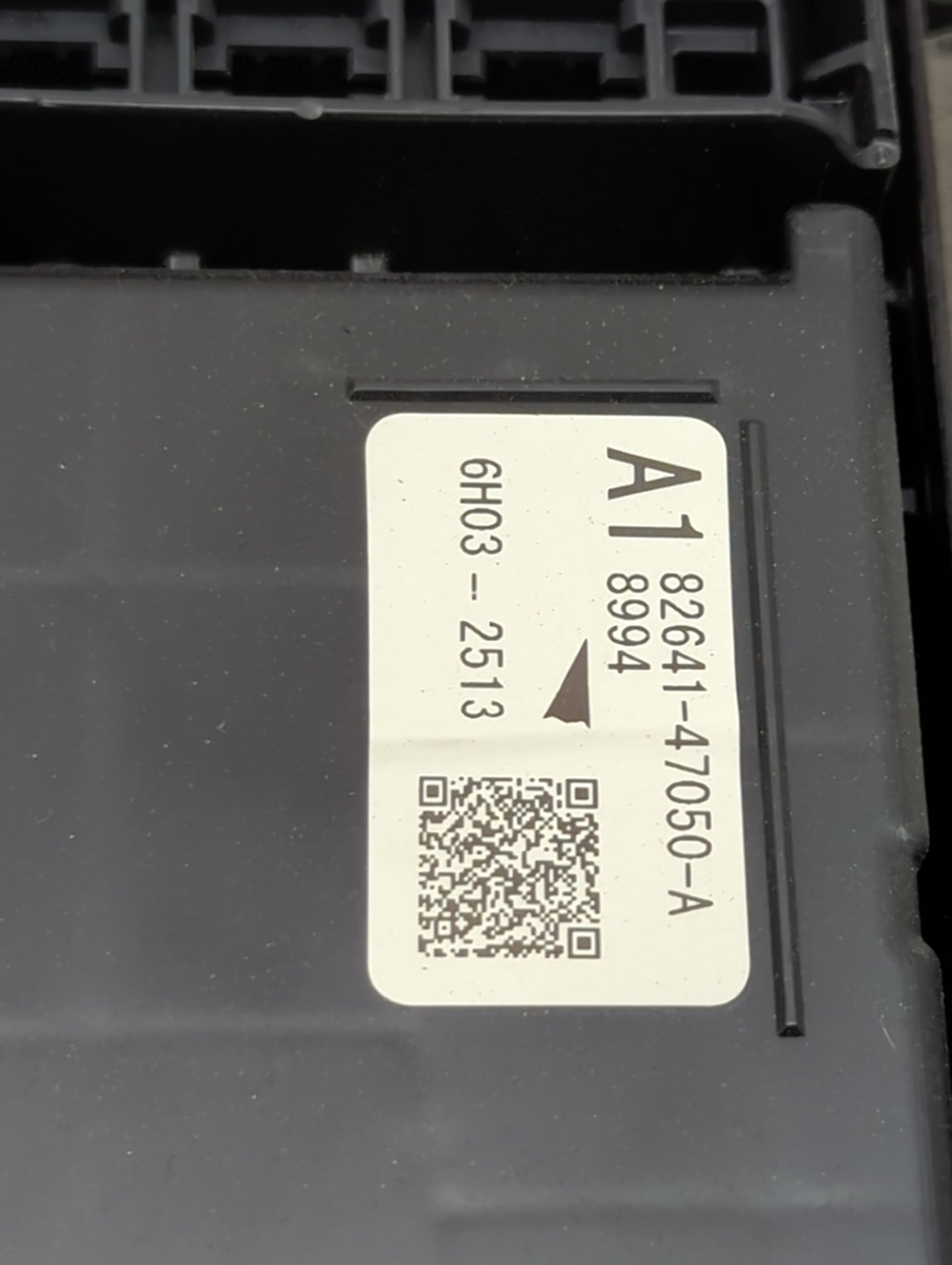 2016-2018 Toyota Prius Fusebox Fuse Box Panel Relay Module P/N:82641-47050-A Fits Fits 2016 2017 2018 OEM Used Auto Parts - 