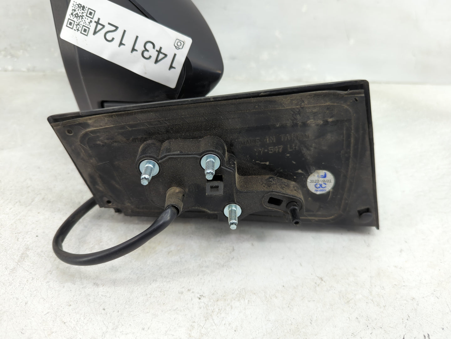 Toyota Prius Driver Left Side View Power Door Mirror Black - Oemusedautoparts1.com