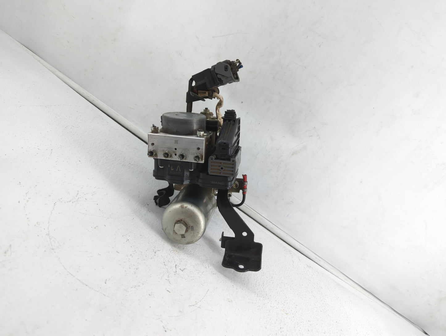 2016-2022 Toyota Prius ABS Pump Control Module Replacement P/N:44510-47070 113040-41030 Fits OEM Used Auto Parts - Oemusedau