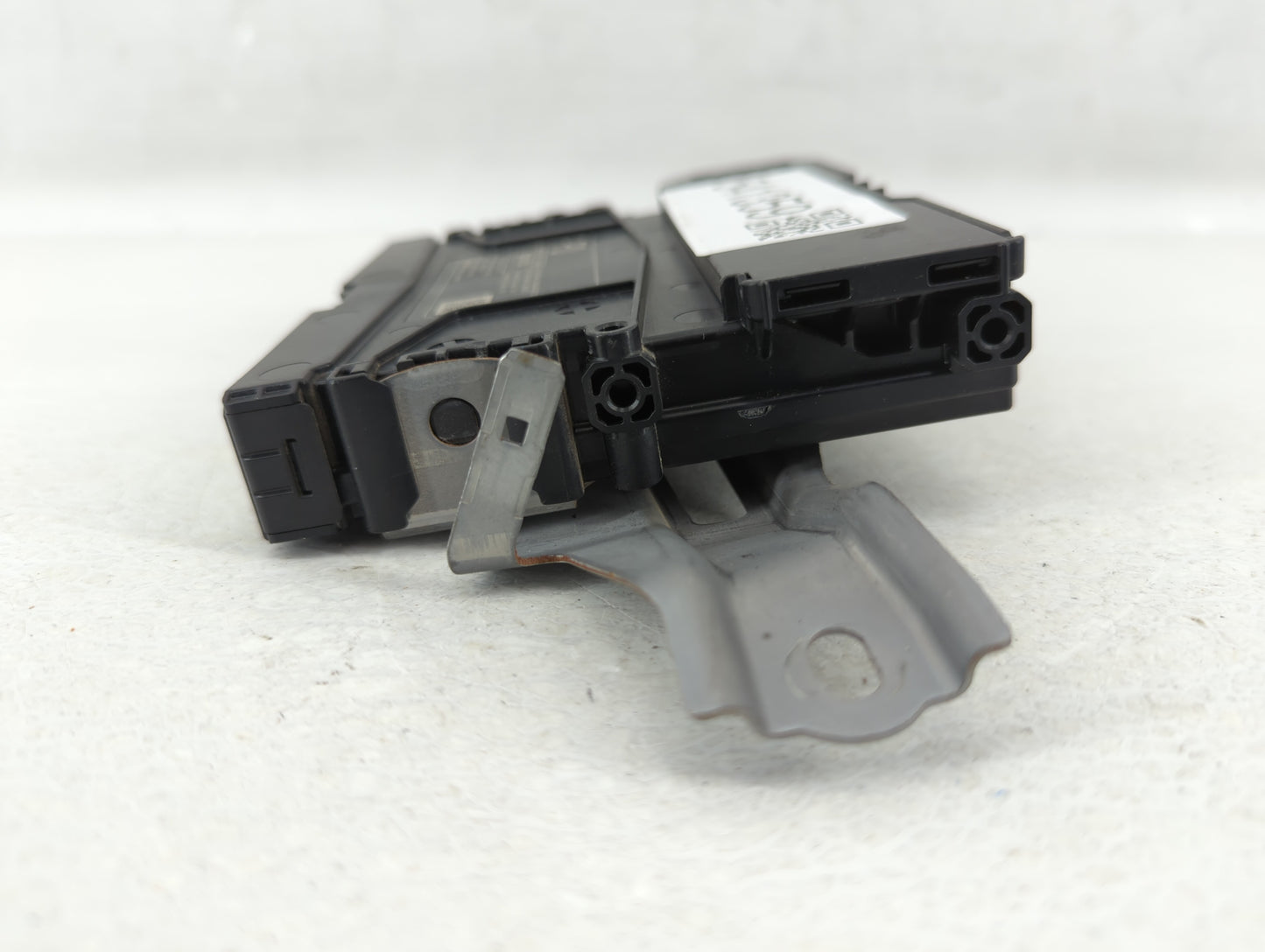 2016-2017 Toyota Prius Chassis Control Module Ccm Bcm Body Control - Oemusedautoparts1.com