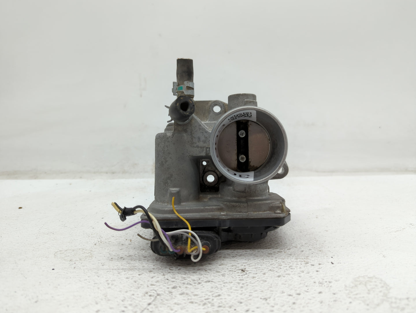 2012-2019 Toyota Prius C Throttle Body P/N:22030-47040 Fits Fits 2012 2013 2014 2015 2016 2017 2018 2019 OEM Used Auto Parts