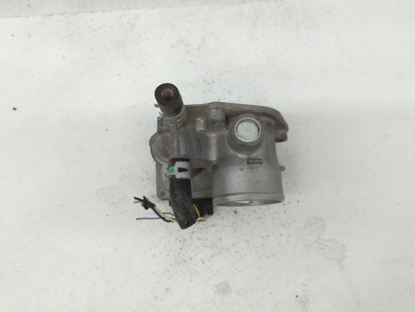 2012-2019 Toyota Prius C Throttle Body P/N:22030-47040 Fits Fits 2012 2013 2014 2015 2016 2017 2018 2019 OEM Used Auto Parts