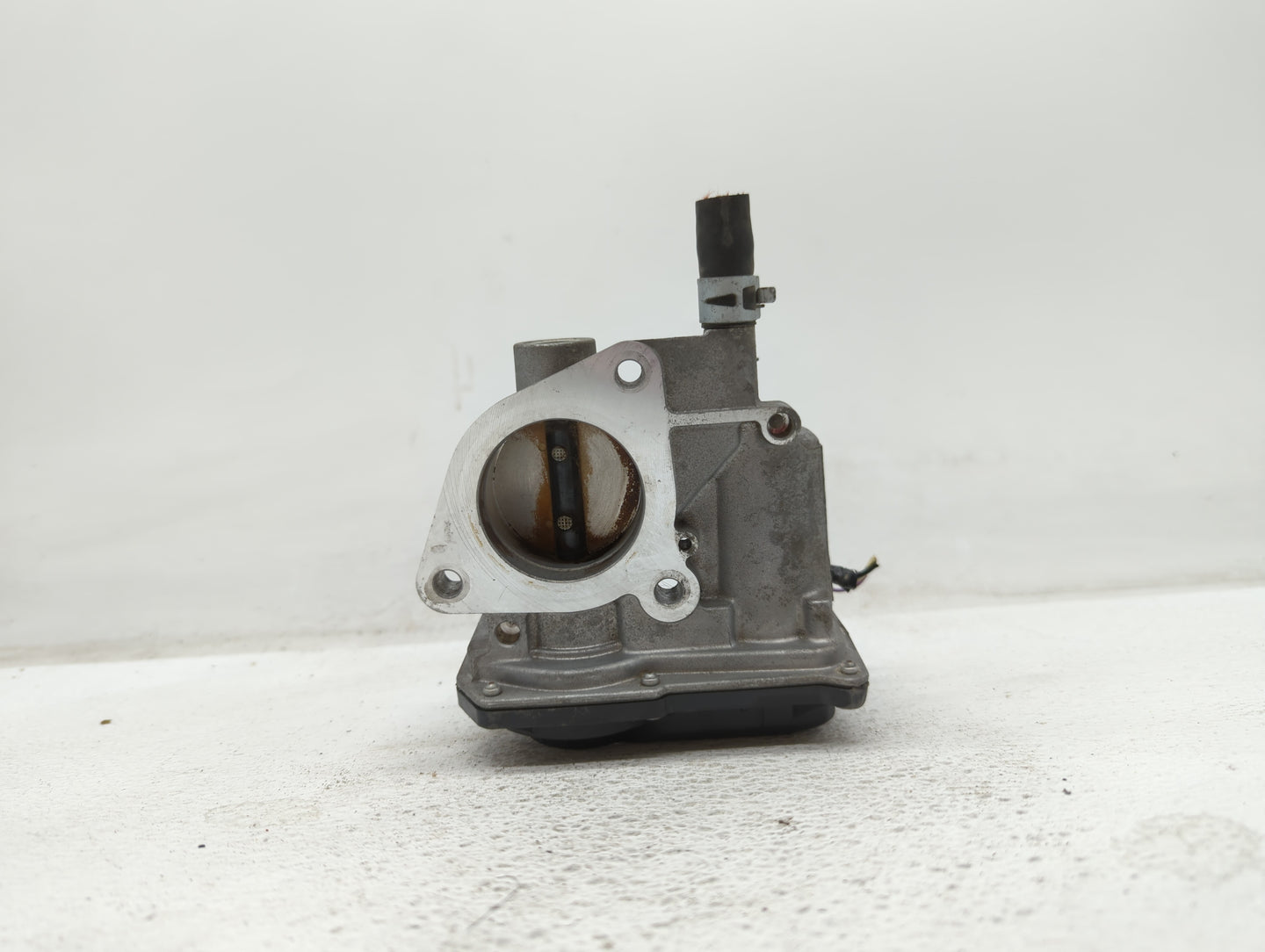 2012-2019 Toyota Prius C Throttle Body P/N:22030-47040 Fits Fits 2012 2013 2014 2015 2016 2017 2018 2019 OEM Used Auto Parts