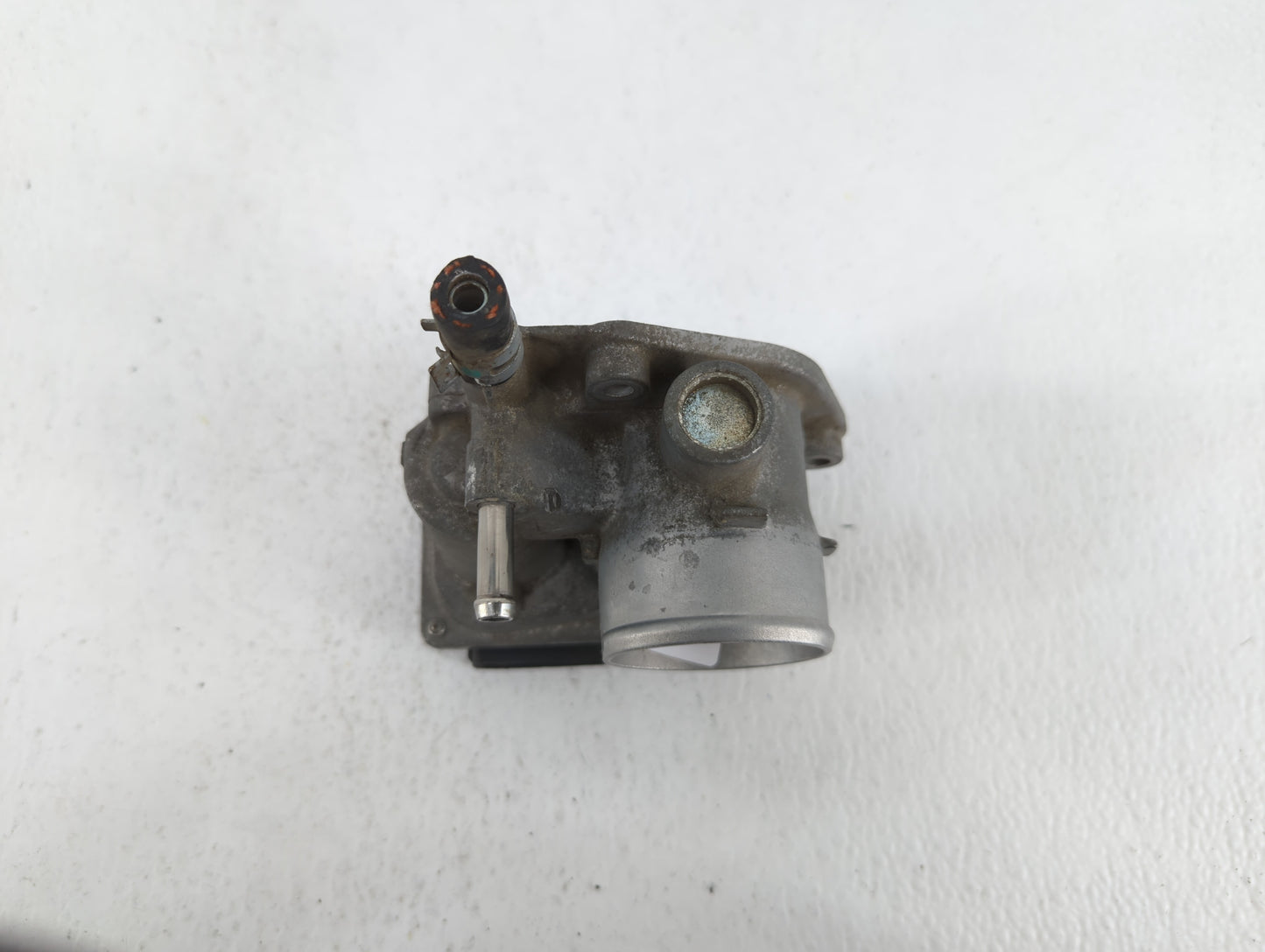 2012-2019 Toyota Prius C Throttle Body P/N:22030-47040 Fits Fits 2012 2013 2014 2015 2016 2017 2018 2019 OEM Used Auto Parts