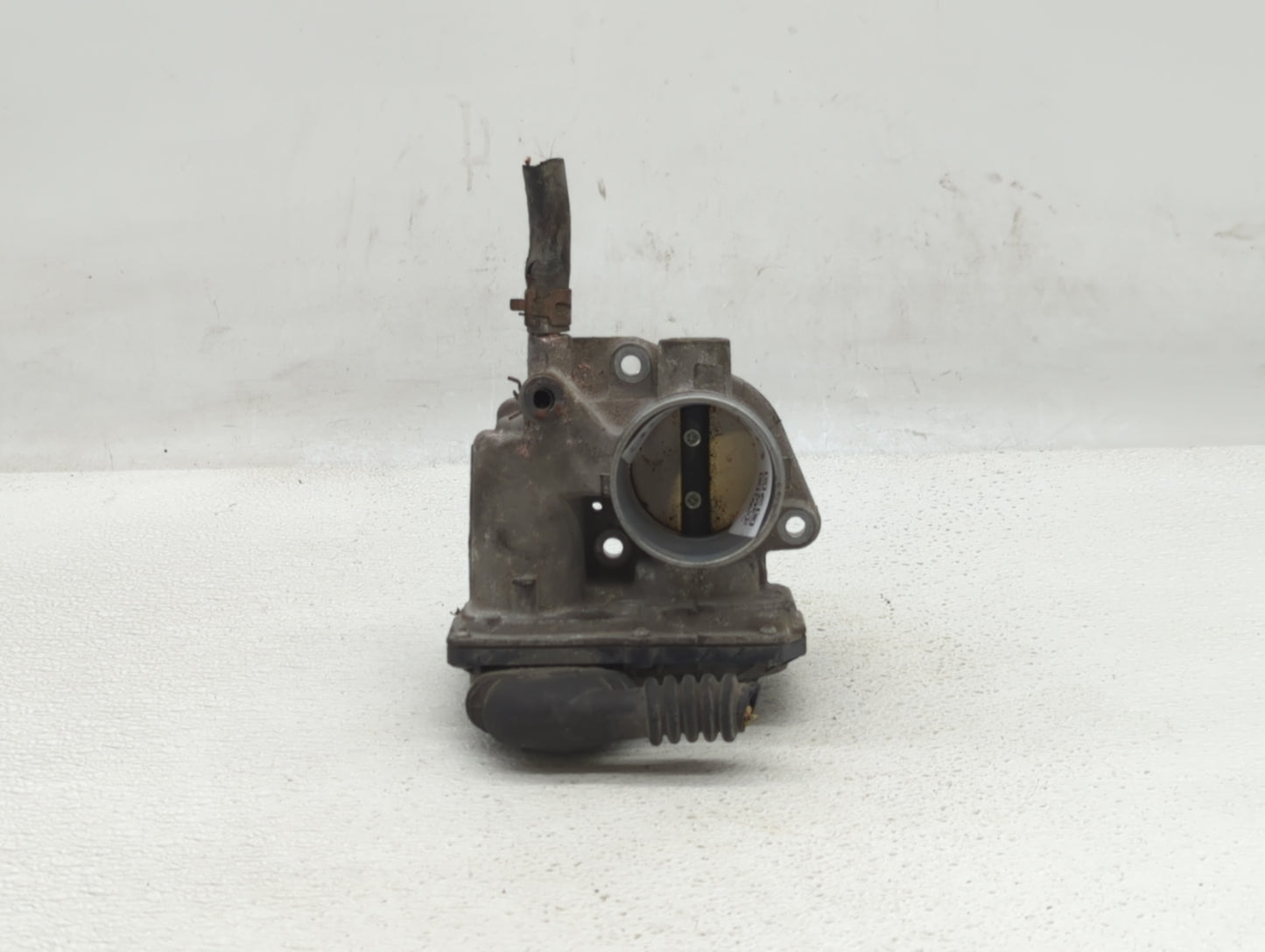 2012-2018 Toyota Prius C Throttle Body P/N:22030-47040 Fits Fits 2012 2013 2014 2015 2016 2017 2018 OEM Used Auto Parts - Oe