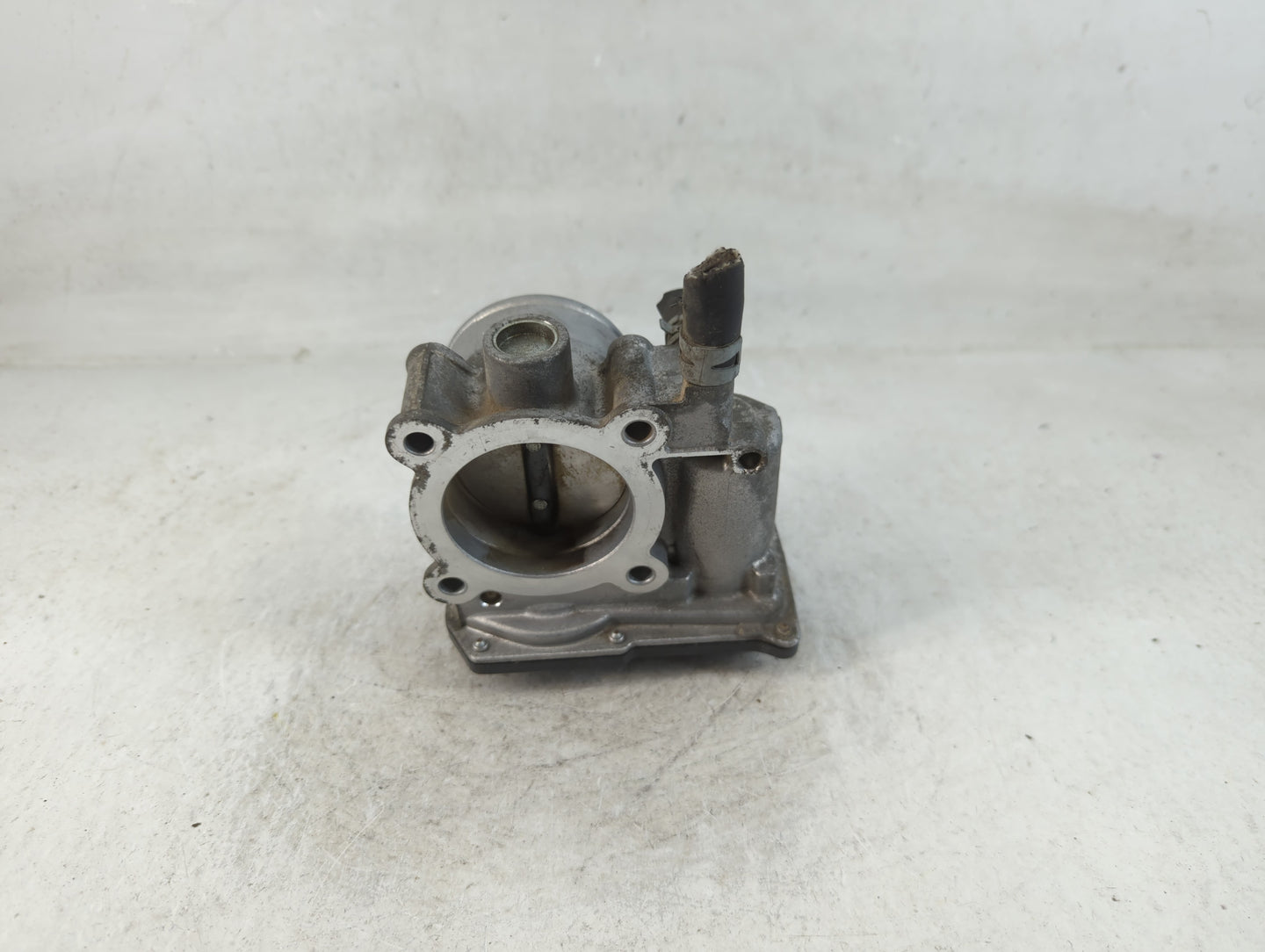 2017-2019 Toyota Prius Prime Throttle Body Fits Fits 2010 2011 2012 2013 2014 2015 2016 2017 2018 2019 2020 2021 2022 OEM Us