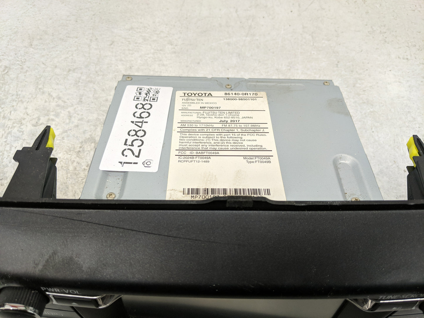 2017 Toyota Rav4 Radio AM FM Cd Player Receiver Replacement P/N:86140-0R170 Fits OEM Used Auto Parts - Oemusedautoparts1.com