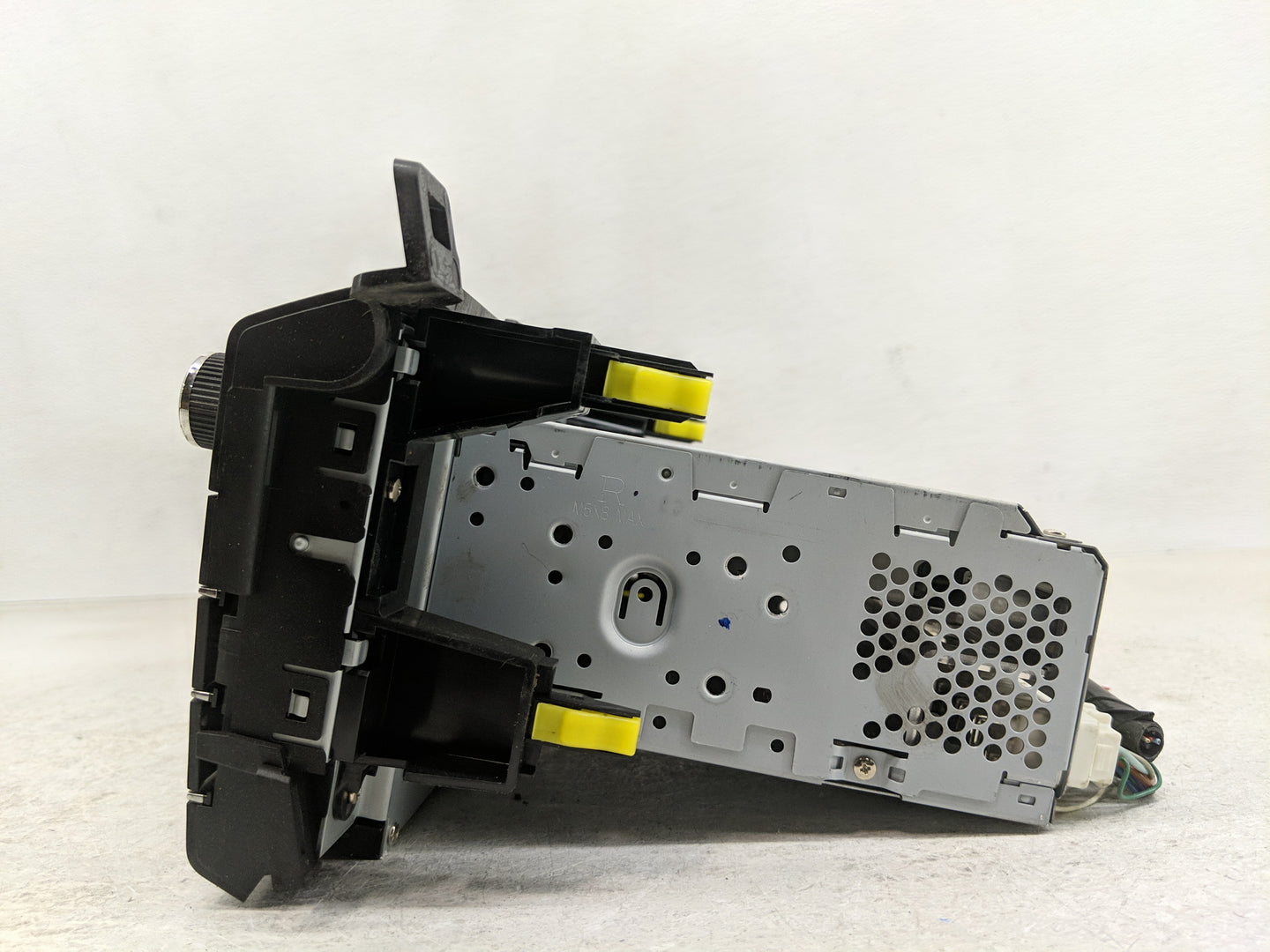 2017 Toyota Rav4 Radio AM FM Cd Player Receiver Replacement P/N:86140-0R170 Fits OEM Used Auto Parts - Oemusedautoparts1.com