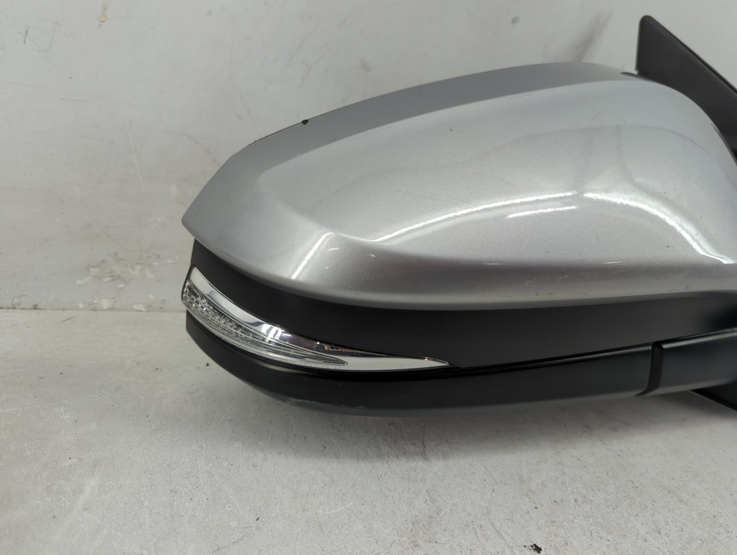 2016-2018 Toyota Rav4 Passenger Side View Mirror - Right Door Mirror OEM Used - Oemusedautoparts1.com