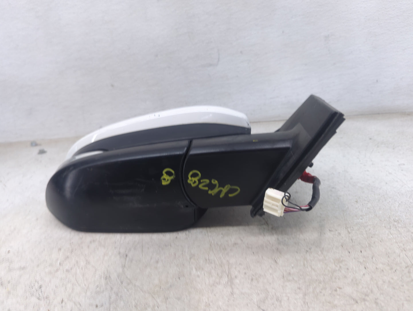 2016-2018 Toyota Rav4 Passenger Side View Mirror - Right Door Mirror OEM Used - Oemusedautoparts1.com