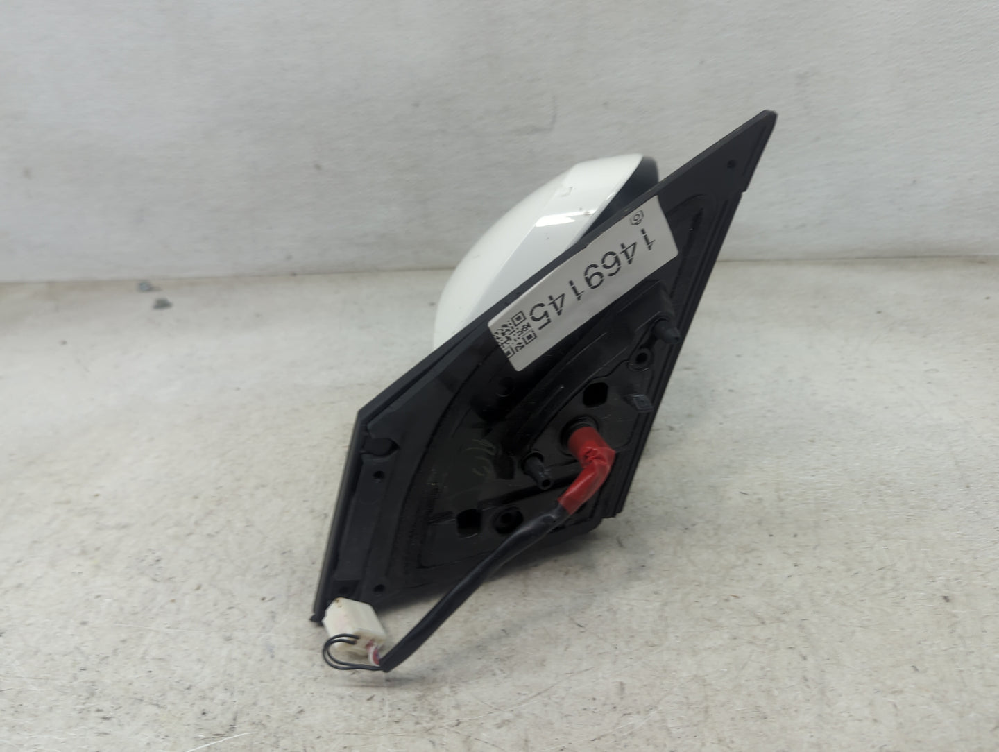 2016-2018 Toyota Rav4 Passenger Side View Mirror - Right Door Mirror OEM Used - Oemusedautoparts1.com
