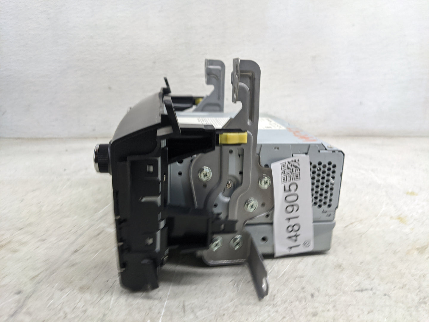 2016-2018 Toyota Rav4 Radio AM FM Cd Player Receiver Replacement P/N:86140-42460 138000-9870G101 Fits Fits 2016 2017 2018 OE